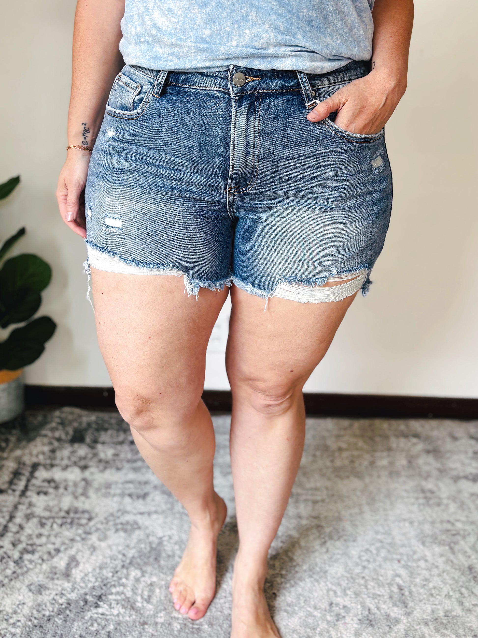 Risen Distressed Shorts