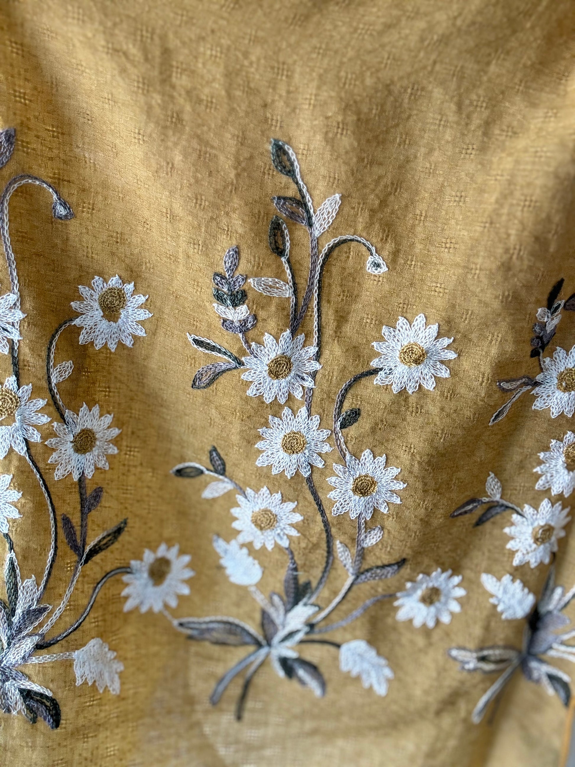 Embroidered Daisy Kimono