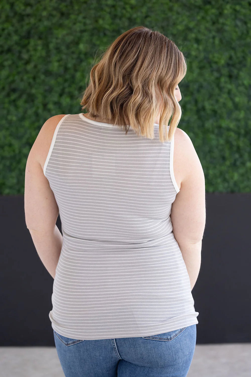 Shiloh Button Tank